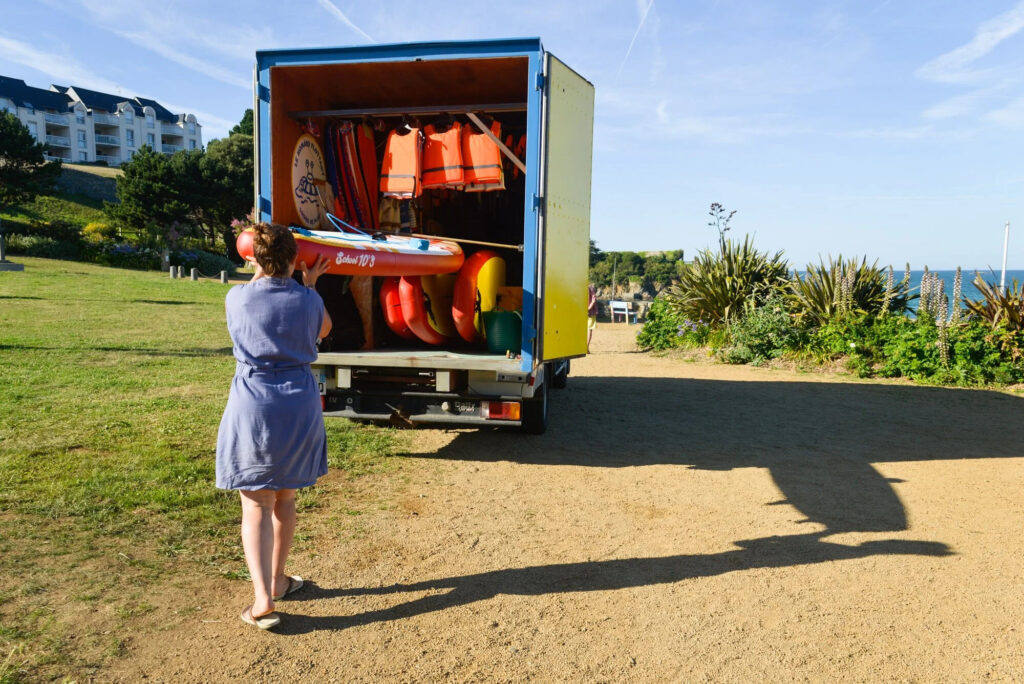 Le Homard Flottant repense le jeu de plage