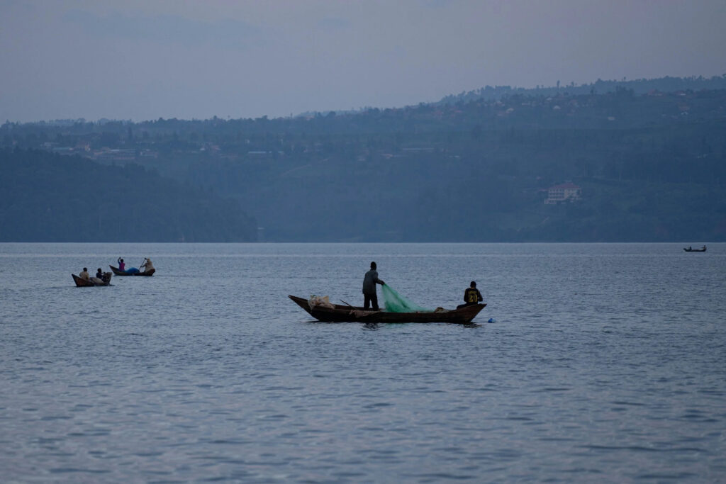 EN RDC, le plastique menace le lac Kivu