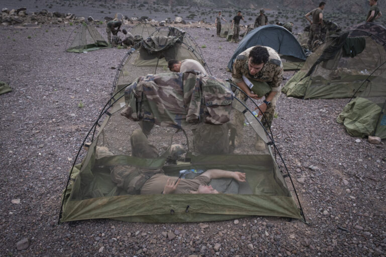 Djibouti, Djibouti, 2020-02-04. Officer cadets of the French Army infantry school, with foreign cadets among them, train