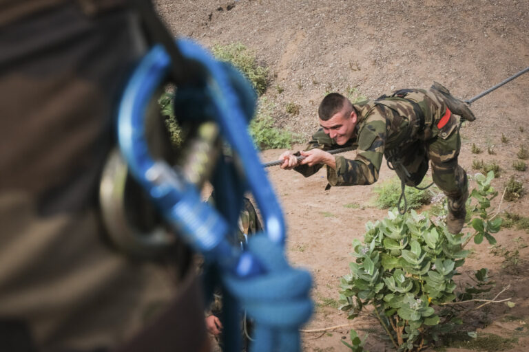 Djibouti, Djibouti, 2020-02-04. Officer cadets of the French Army infantry school, with foreign cadets among them, train