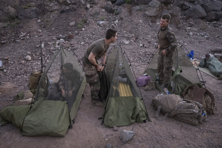 Djibouti, Djibouti, 2020-01-29. Officer cadets of the French Army infantry school, with foreign cadets among them, train