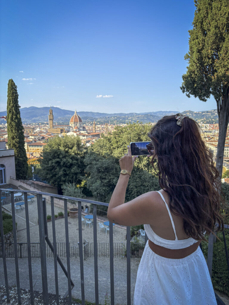 Italy, Firenze, 2025-08-16. A summer week from Genoa to Florence by way of Pisa and Vinci, in the crowds of mass tourism