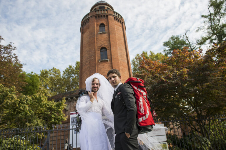 France, Toulouse, 2014-10-02. Sixty years after Jean Dieuzaide photographed a tightrope walkers wedding above the place 