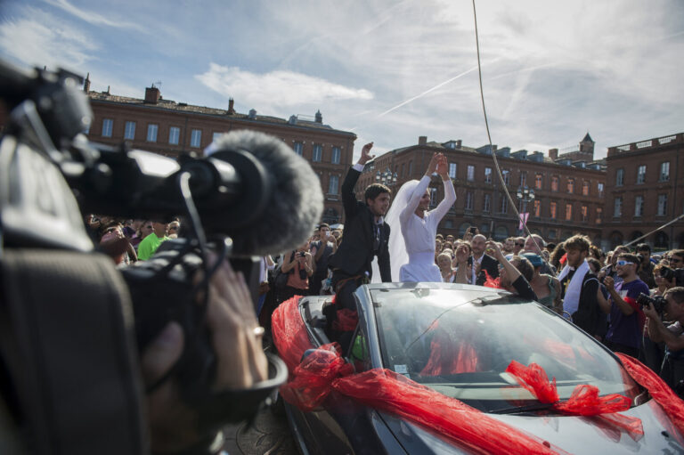 France, Toulouse, 2014-10-09. Sixty years after Jean Dieuzaide photographed a tightrope walkers wedding above the place 