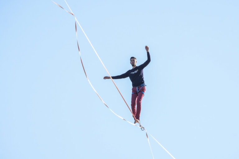 France, Paris, 2017-12-09. For the 2017 Telethon a 670 metre highline is rigged from the second floor of the Eiffel Towe