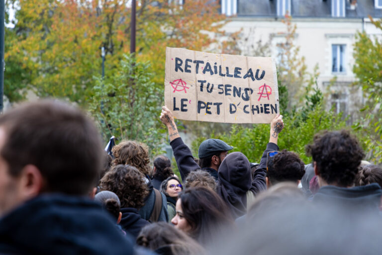 FRANCE, Nantes, 2026-10-24. A Nantes les manifestations ne sont pas auorisees dans le centre ville. Le cortege débute pl