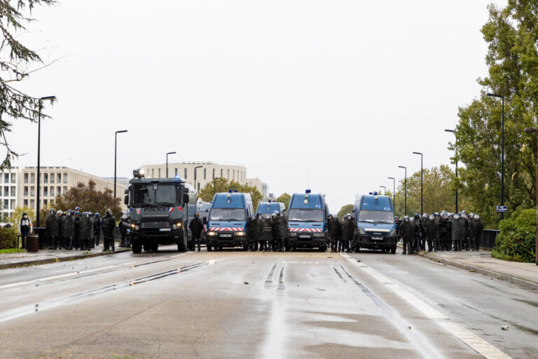 FRANCE, Nantes, 2026-10-24. A Nantes les manifestations ne sont pas auorisees dans le centre ville. Le cortege débute pl