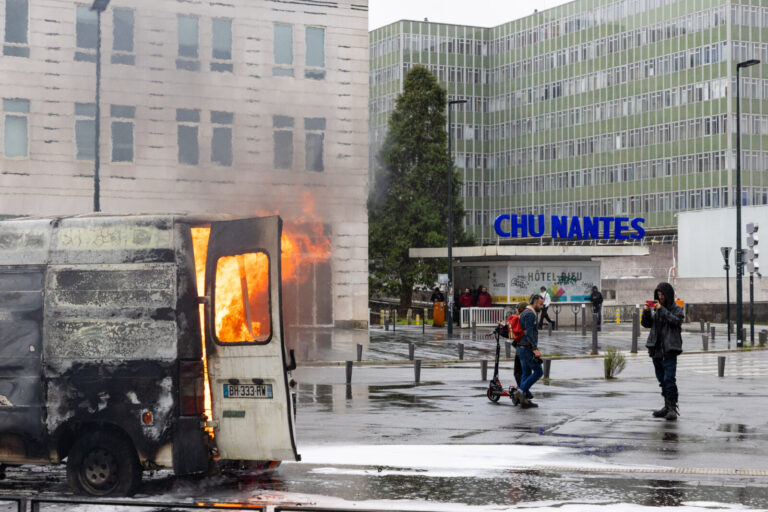 FRANCE, Nantes, 2026-10-24. A Nantes les manifestations ne sont pas auorisees dans le centre ville. Le cortege débute pl