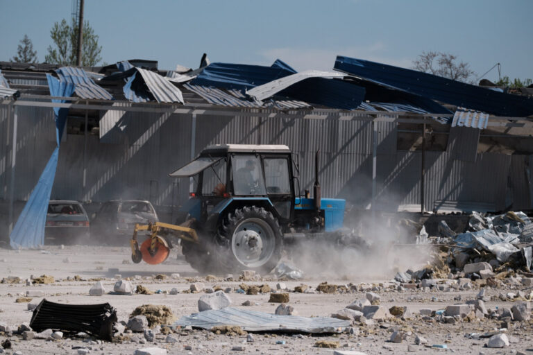 Ukraine, Kharkiv, 2025-04-18. The aftermath of the Russian missile strike on kharkiv's Odeskaya neighbourhood on April 1