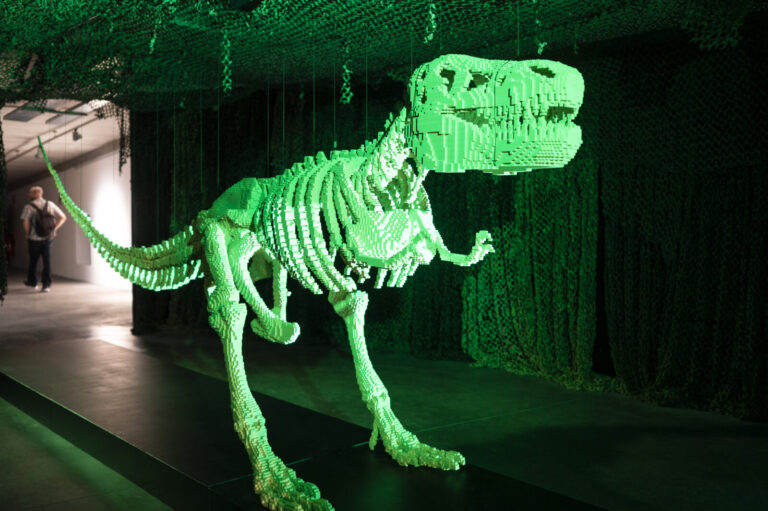 France, Bordeaux, 2025-04-18. France, Bordeaux, 2025-04-18, After a huge success all over the world, Art of the Brick mo