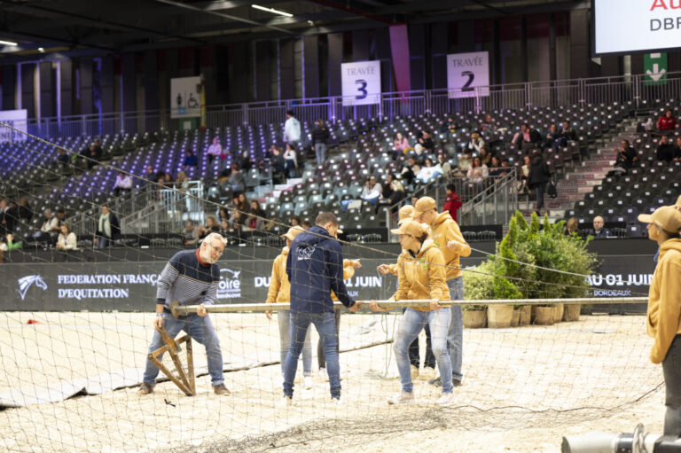 France, Bordeaux, 2025-02-07. France, Bordeaux, 2025-02-07, At the Bordeaux International Jumping, a horseball match tak