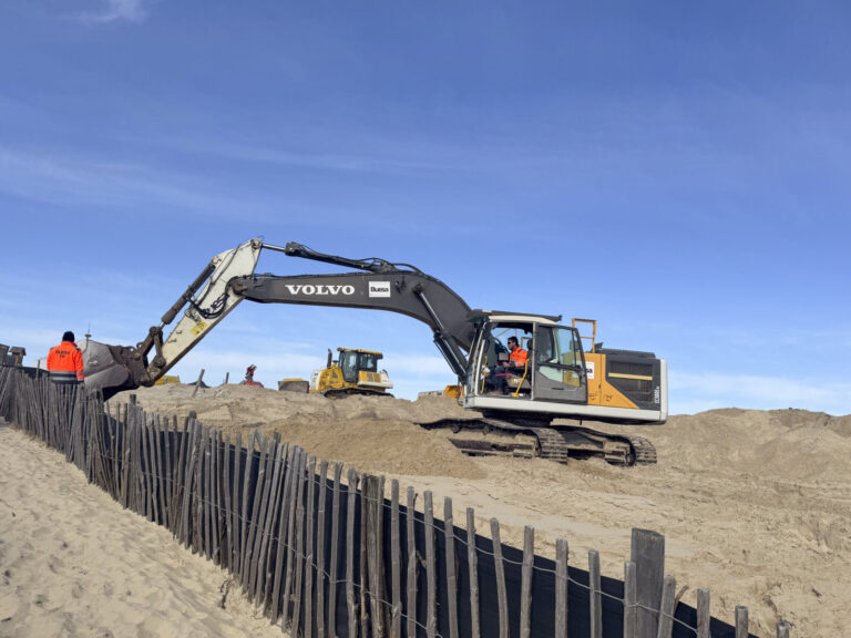 France, Biscarosse, 2025-03-03. France, Biscarosse, 2025-03-03, Work to re-profile the dune in winter. This large-scale 