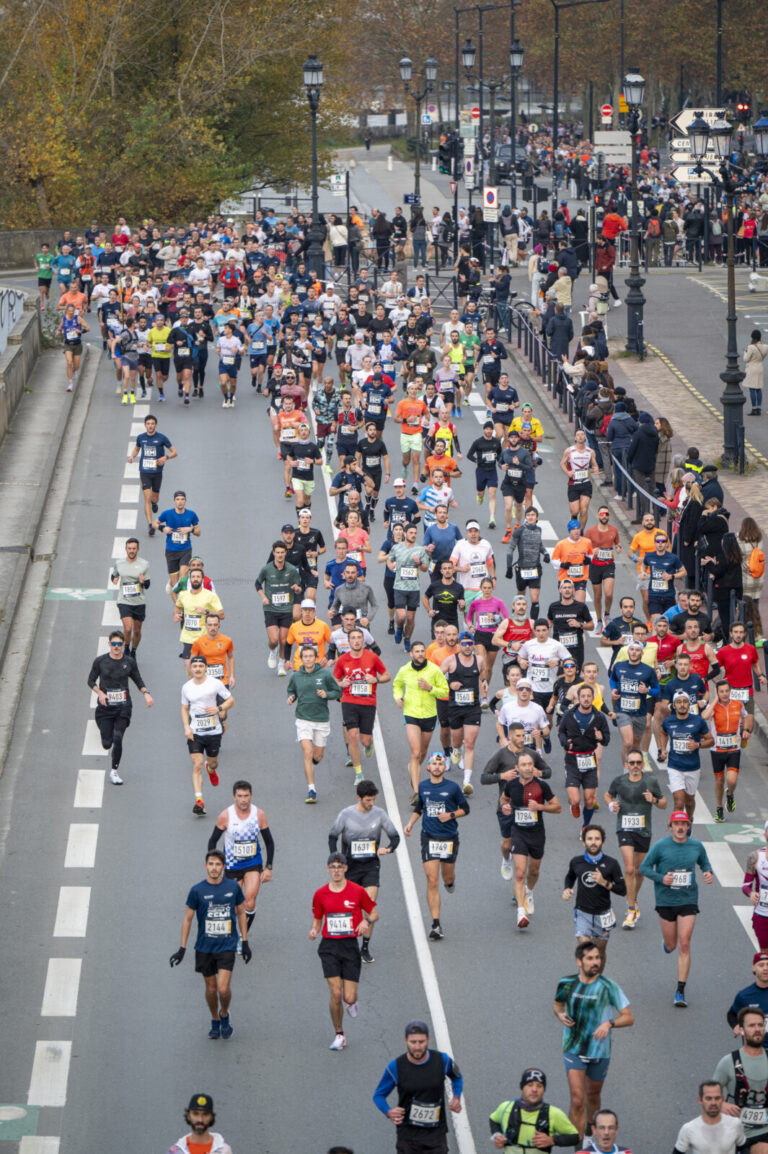 France, Bordeaux, 2024-12-01. France, Bordeaux, 2024-12-01, The half marathon of Bordeaux was expected to be held at the