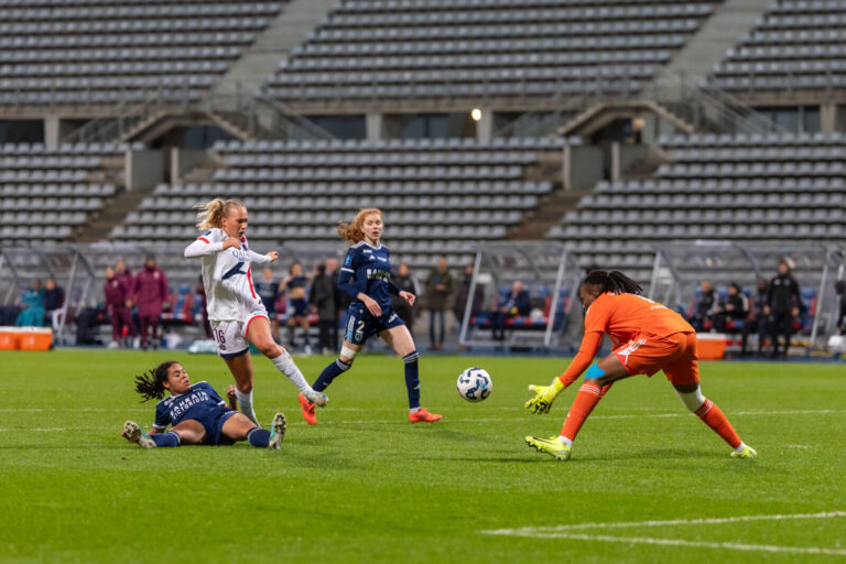 France, Paris, 2024-12-08. Football, 10th day of D1 Arkema between Paris FC and PSG at Sebastien Charlety stadium. Final