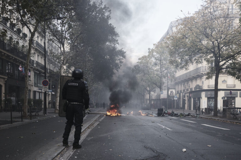 France, Paris, 2026-10-17. Thousands of demonstrators gather on the Place de la République during a major national prote