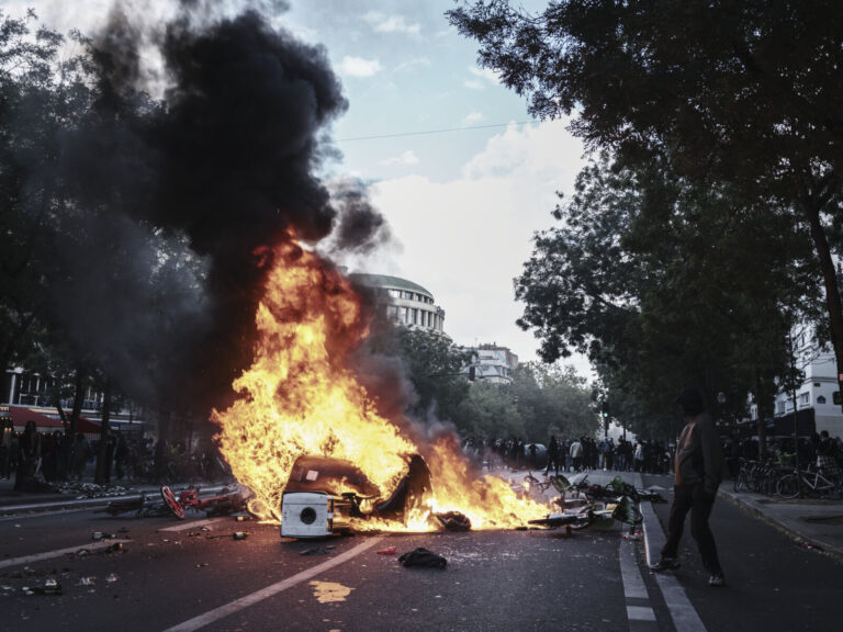 France, Paris, 2026-10-17. Thousands of demonstrators gather on the Place de la République during a major national prote