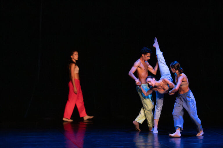 France, Arcachon, 2025-09-21. For two days, dance companies took turns performing on stages and in the streets of Arcach