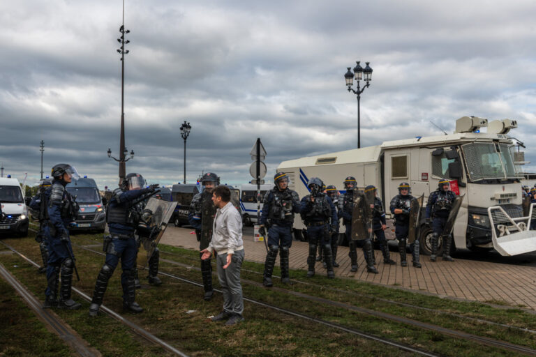 France, Bordeaux, 2026-10-17. On October 17, around 7,000 people, including a small number of Yellow Vests, demonstrate 