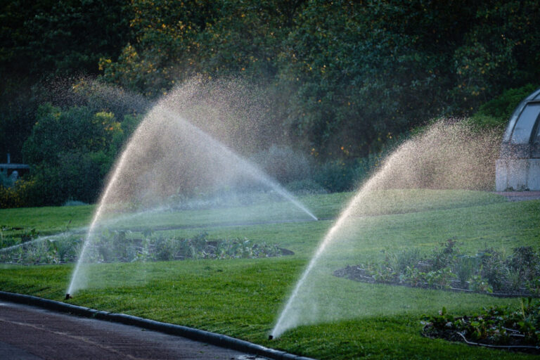 France, Lyon, 2023-05-26. Automatic watering of a lawn in a park. Photograph by Franck CHAPOLARD / Collectif DR.
France,