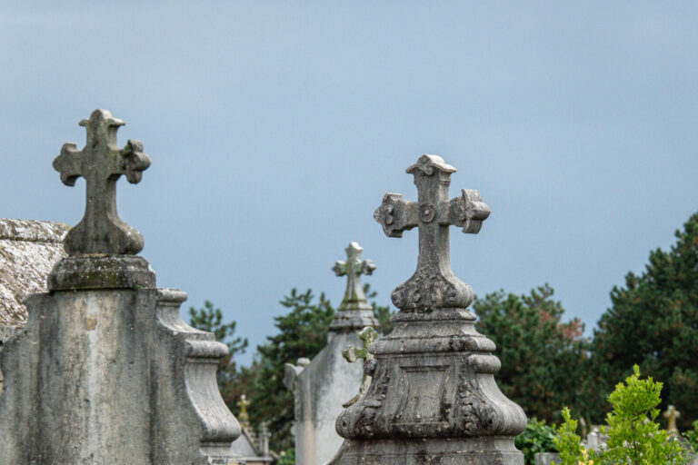 France, Lyon, 2023-10-24. Grave crosses in the Loyasse cemetery before All Saints' Day. Photograph by Franck CHAPOLARD /