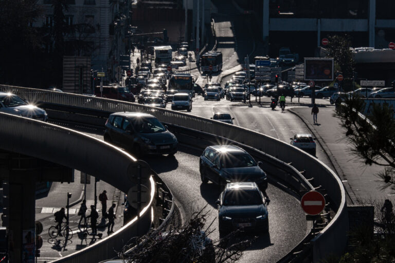 France, Lyon, 2023-03-16. Road traffic at rush hour. Photograph by Franck CHAPOLARD / Collectif DR.France, Lyon, 2023-0
