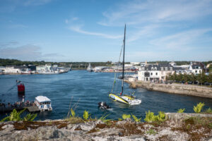 France, Concarneau, 2021-08-12. Concarneau (France), le 12 aout 2021. Arrivee du monocoque-hydroptere Apivia, vainqueur 