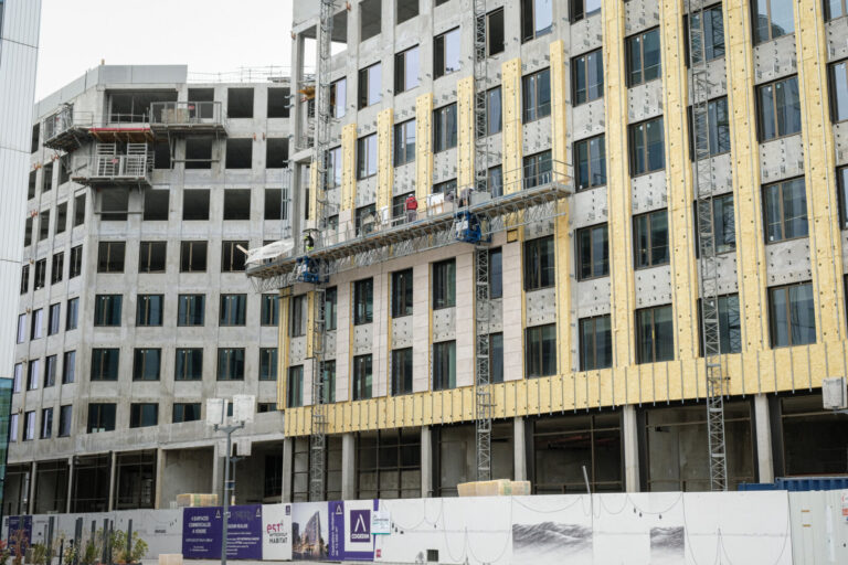 France, Villeurbanne, 2022-03-29. Villeurbanne (France), 29 mars 2022. Construction de 13000m2 de bureaux repartis en de