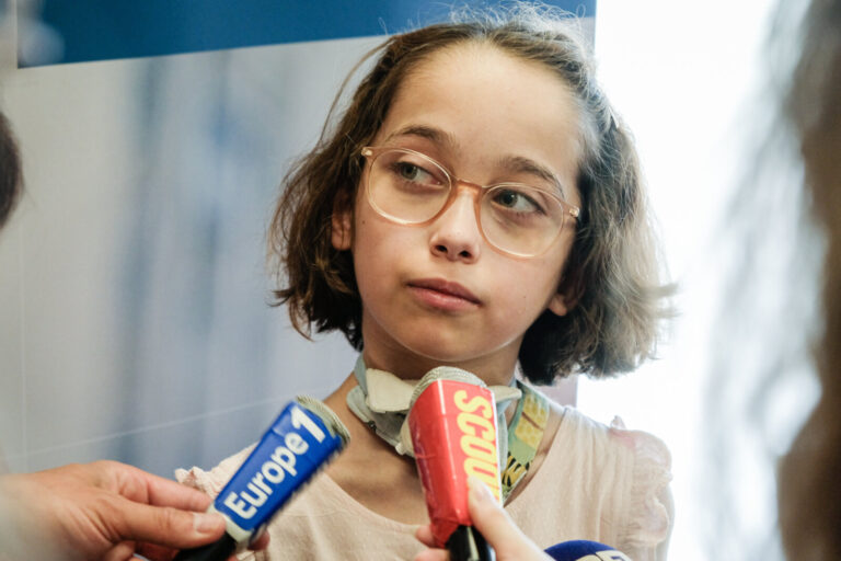 France, Bron, 2022-05-11. Bron (France), le 11 mai 2022. Atteinte d'une maladie rare clara ne pas se nourrir normalement