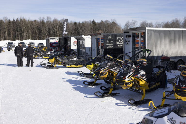 Canada, Valcourt, 2026-02-13. Le Grand Prix Ski-Doo de Valcourt au Quebec. Photographie par Guilhem Gaubert / Collectif 