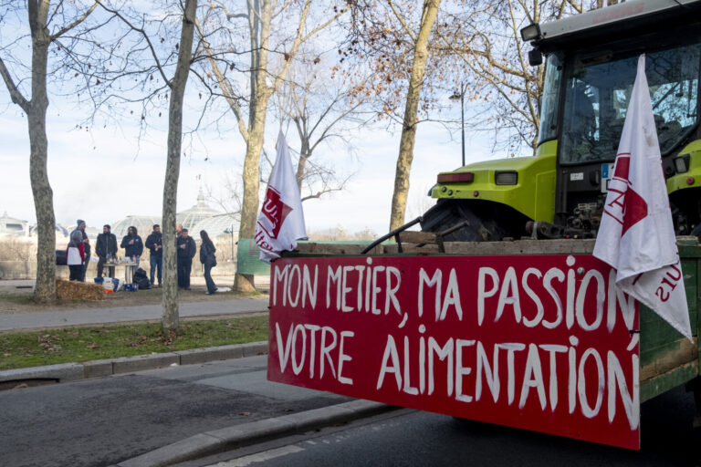 France, Vincennes, 2026-01-13. France, Paris, 13/01/2026. Des agriculteurs manifestent a Paris contre l'accord avec le M