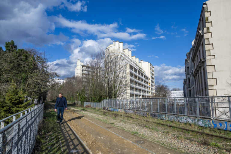 France, Paris, 2026-02-28. Petite Ceinture, section in the 12th arrondissement. Former circular railway line built in th