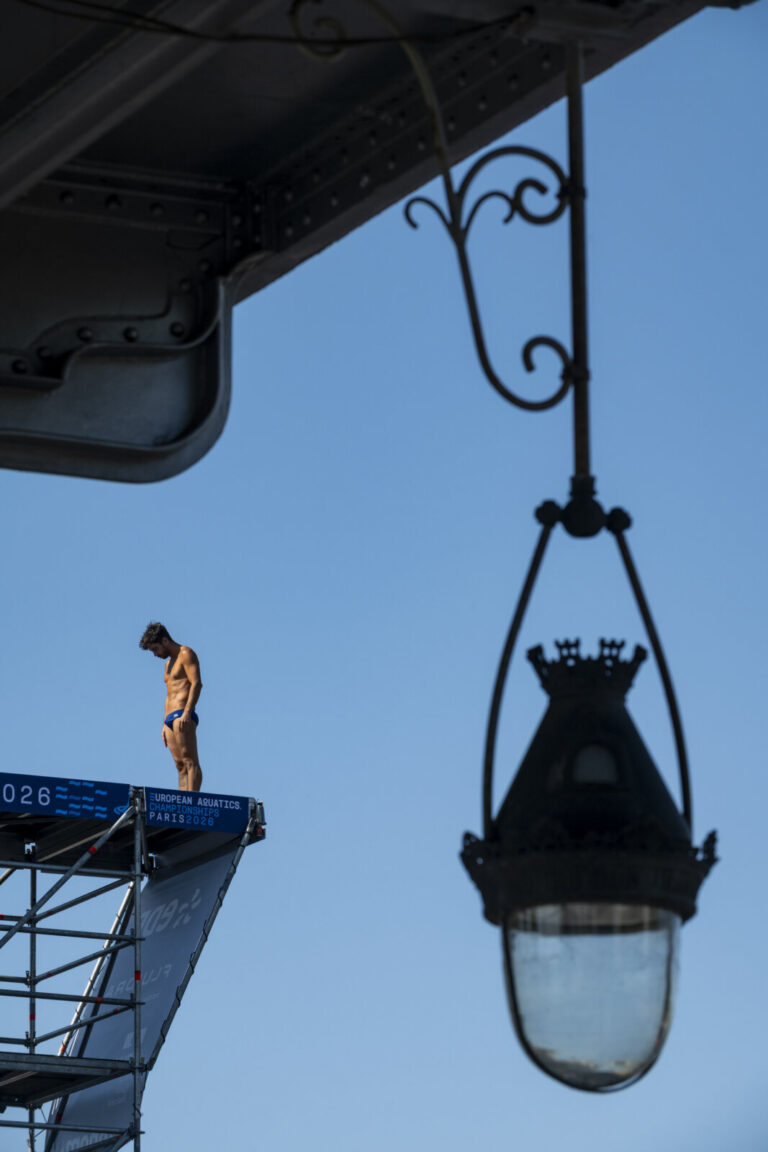 Paris, France, 2026-08-07. Divers take part in the diving events in the Seine River, in the heart of Paris, during the 2