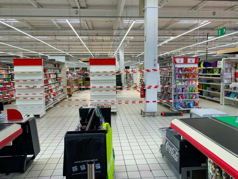 France, Lille, 2020-11-05. The lockdown imposes the closure of shops not selling basic necessities. The "click and colle