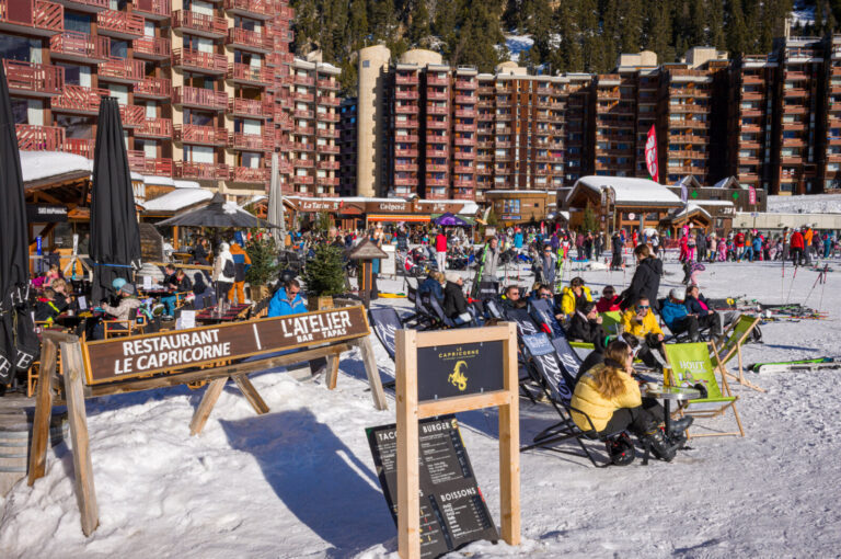 France, La Plagne, 2024-12-31. Illustration of mass tourism in a major winter sports resort. Photography by Guy Leroy / 