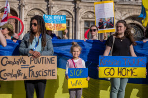 France, Paris, Ile-de-France, 2022-04-21. Hundreds of people gathered at the Place de l'Hotel de Ville to show their sup