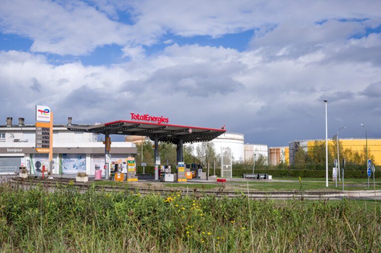 France, Gonfreville l Orcher, 2022-09-25. A service station located at the TotalEnergies platform de Normandie is dry an