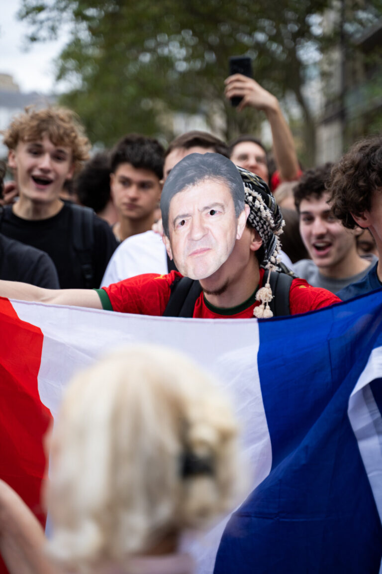 France, Paris, 2026-10-13. High school students, university students and unions march in Paris during the fifth national