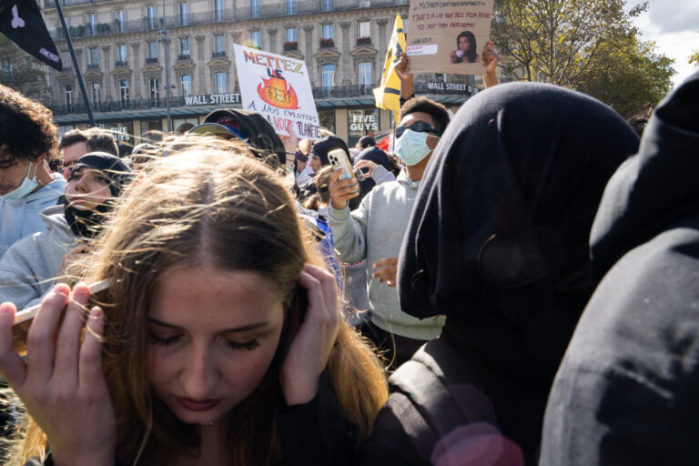 France, Paris, 2026-10-17. Protesters, including high school students, university students and yellow vests, gather arou