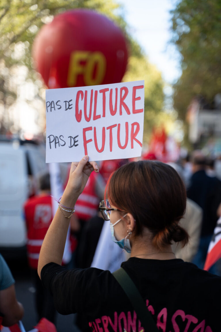 France, Paris, 2026-10-06. High school students, university students and unions march in Paris during the third national