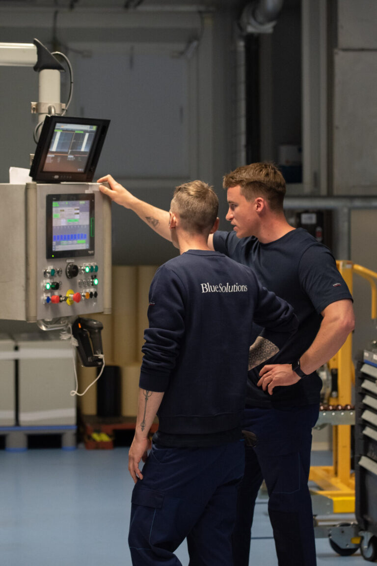 France, Ergue-Gaberic, 2024-05-17. 17 Mai 2024, Finistere, France - Vue des chaines de production a l'interieur de l'usi