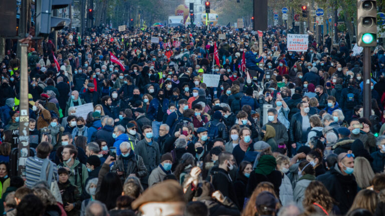 France, Paris, 2020-01-15. A l'appel de plusieurs organismes dont la Ligue des droits de l'Homme, une grande manifestati