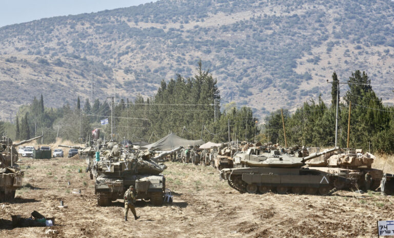 Israel, kiryat shmona, 2024-09-28. Israeli military troops mass at Lebanon border. Photograph by Patrick CHAUVEL / Colle