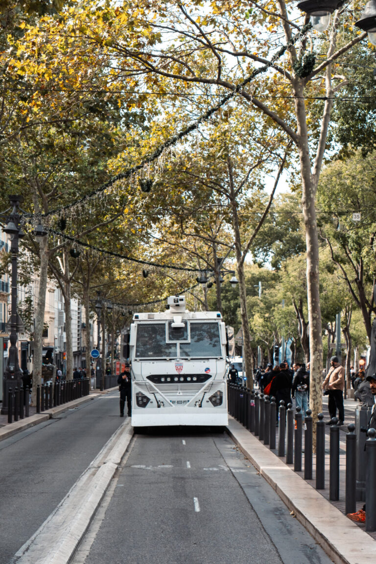 FRANCE-MARSEILLE-2026-10-24.  manisfestation puis emeute dans les centre ville de marseille pour le 24 octobre Protest f