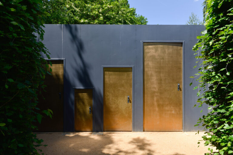France, Chaumont-sur-Loire, 2022-05-13. Jardin 'Paradoxe' par SOWATORINI LANDSCHAFT, avec Sebastian SOWA, Gianluca TORIN