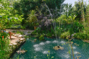 France, Chaumont-sur-Loire, 2022-05-13. Le jardin d'eau, jardin perenne aux pres du Goualoup, au domaine de Chaumont-sur