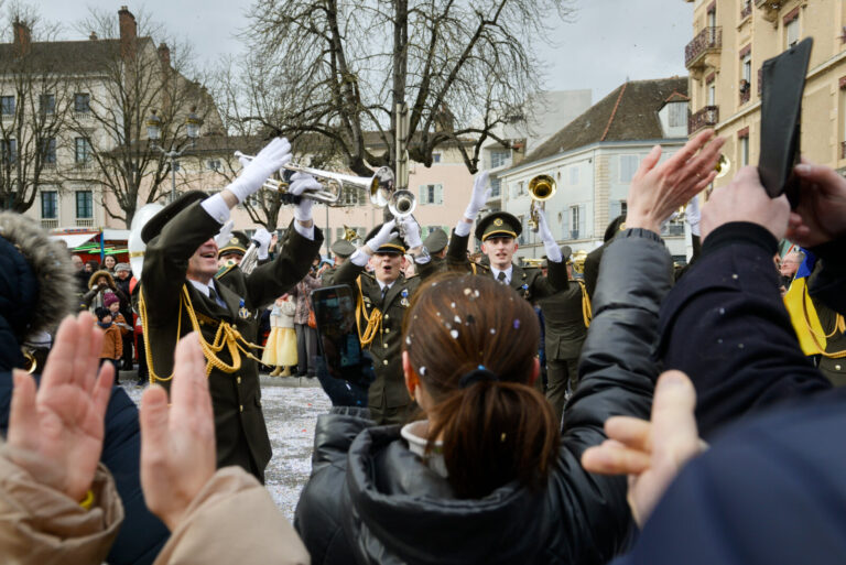 France, Chalon-sur-Saone, 2023-02-26. Ukrainian band Orchestra of the 194th Pontoon Bridge Regiment cheered by the crowd