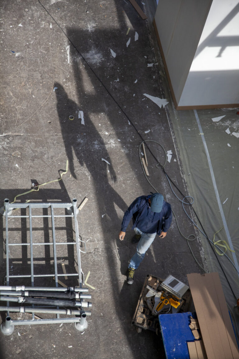 France, Paris, 2017-11-01. The technical teams are setting up the space at the Grand Palais for Paris Photo. This fair i