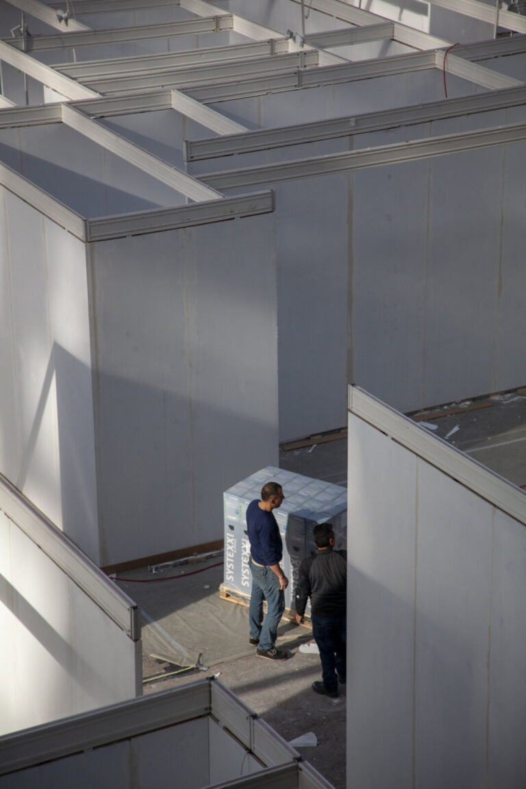 France, Paris, 2017-11-01. The technical teams are setting up the space at the Grand Palais for Paris Photo. This fair i